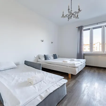 Officers Quarters By Bookinghost Appartement