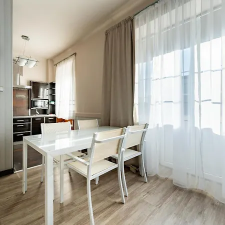 Officers Quarters By Bookinghost Appartement *