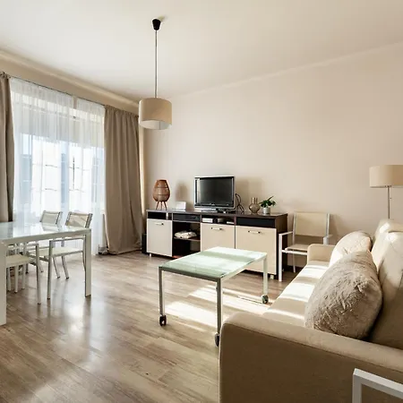 Appartement Officers Quarters By Bookinghost *