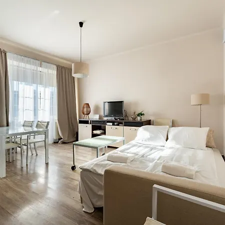 Officers Quarters By Bookinghost Appartement